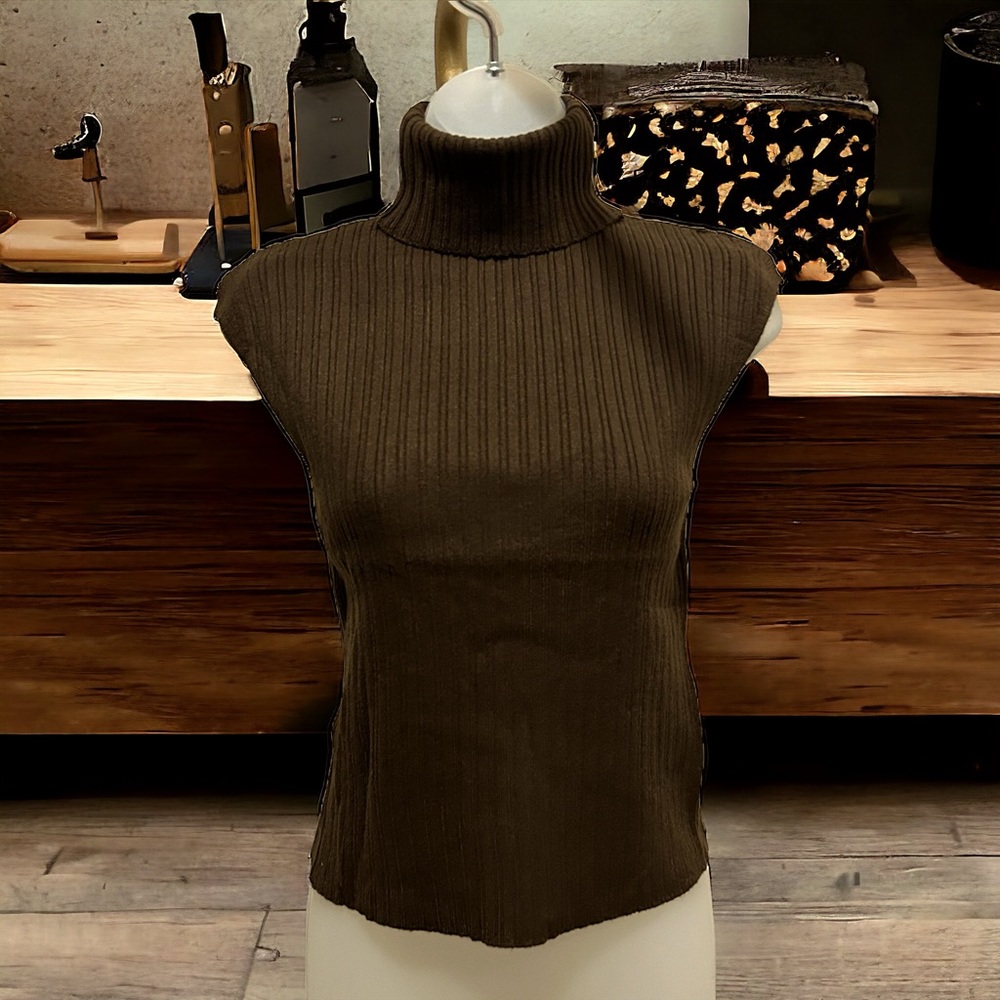 NWT Sleeveless Turtleneck